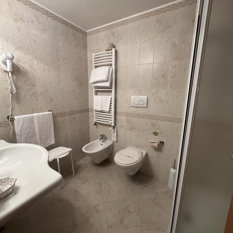 BAGNO 4